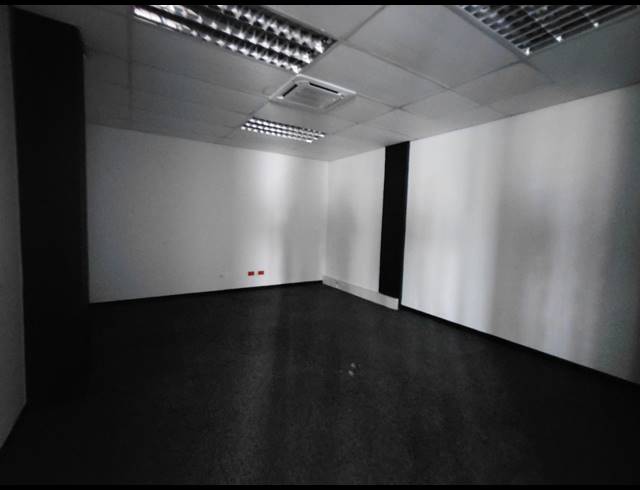 669M² OFFICE TO LET IN BRYANSTON